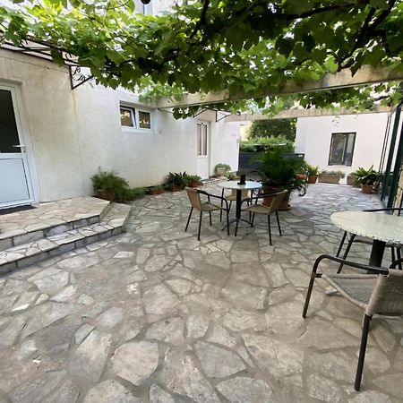 Guesthouse Tri Palme Bečići Eksteriør billede