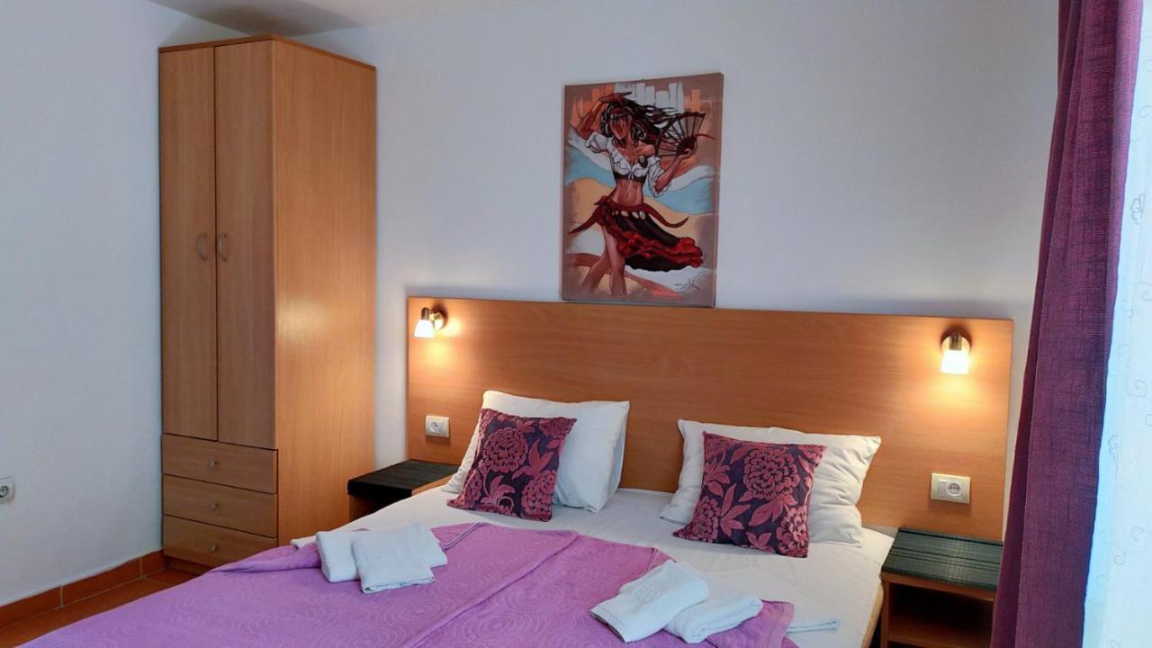 Guesthouse Tri Palme Bečići Eksteriør billede