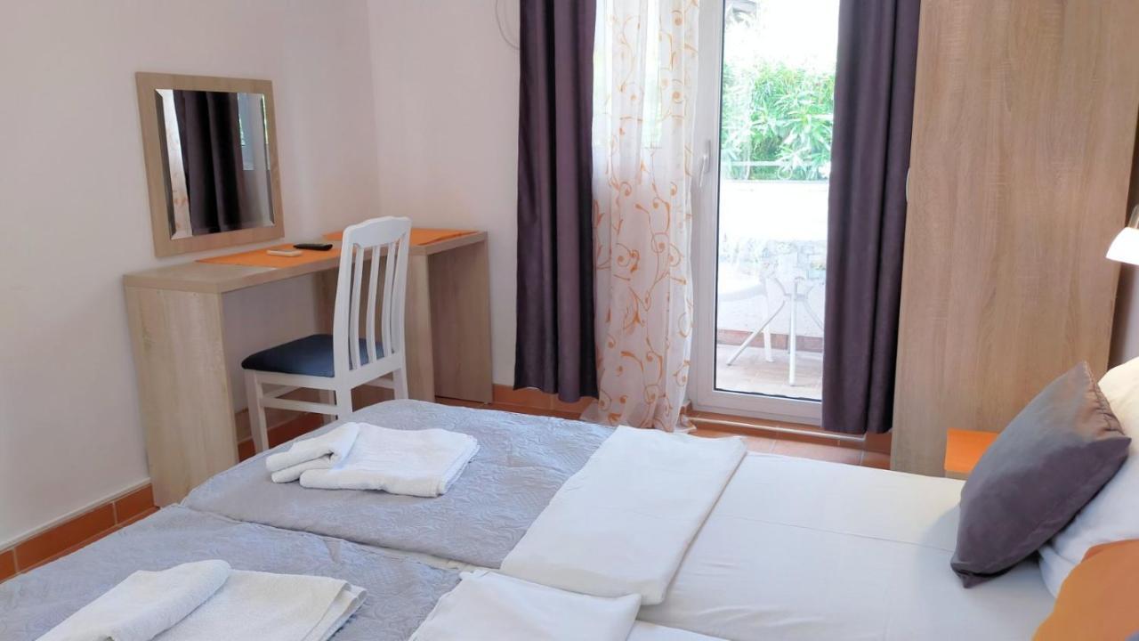 Guesthouse Tri Palme Bečići Eksteriør billede