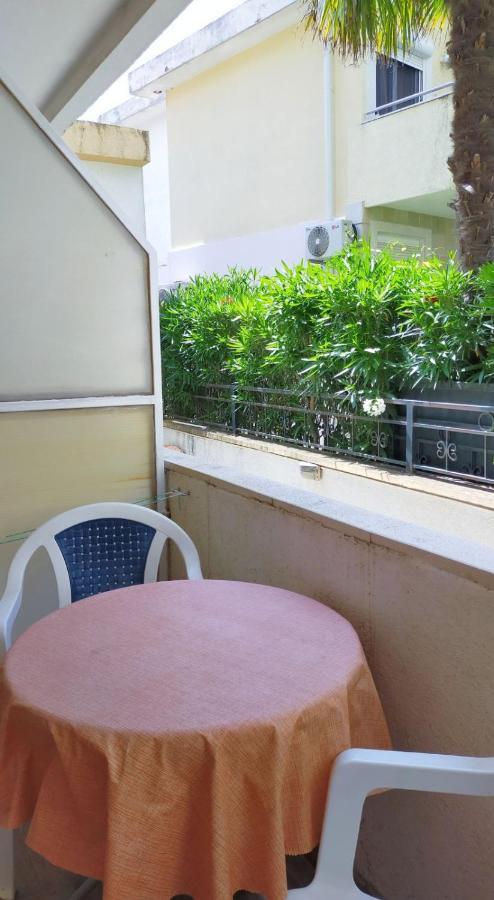 Guesthouse Tri Palme Bečići Eksteriør billede