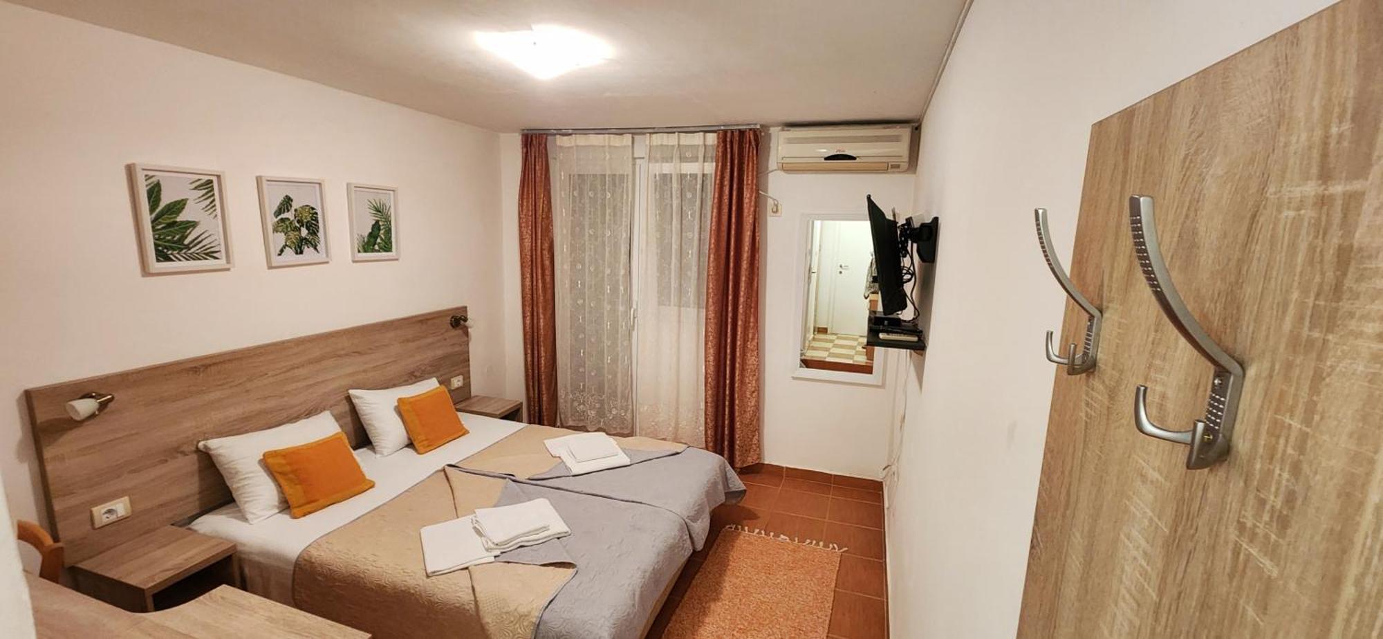 Guesthouse Tri Palme Bečići Eksteriør billede