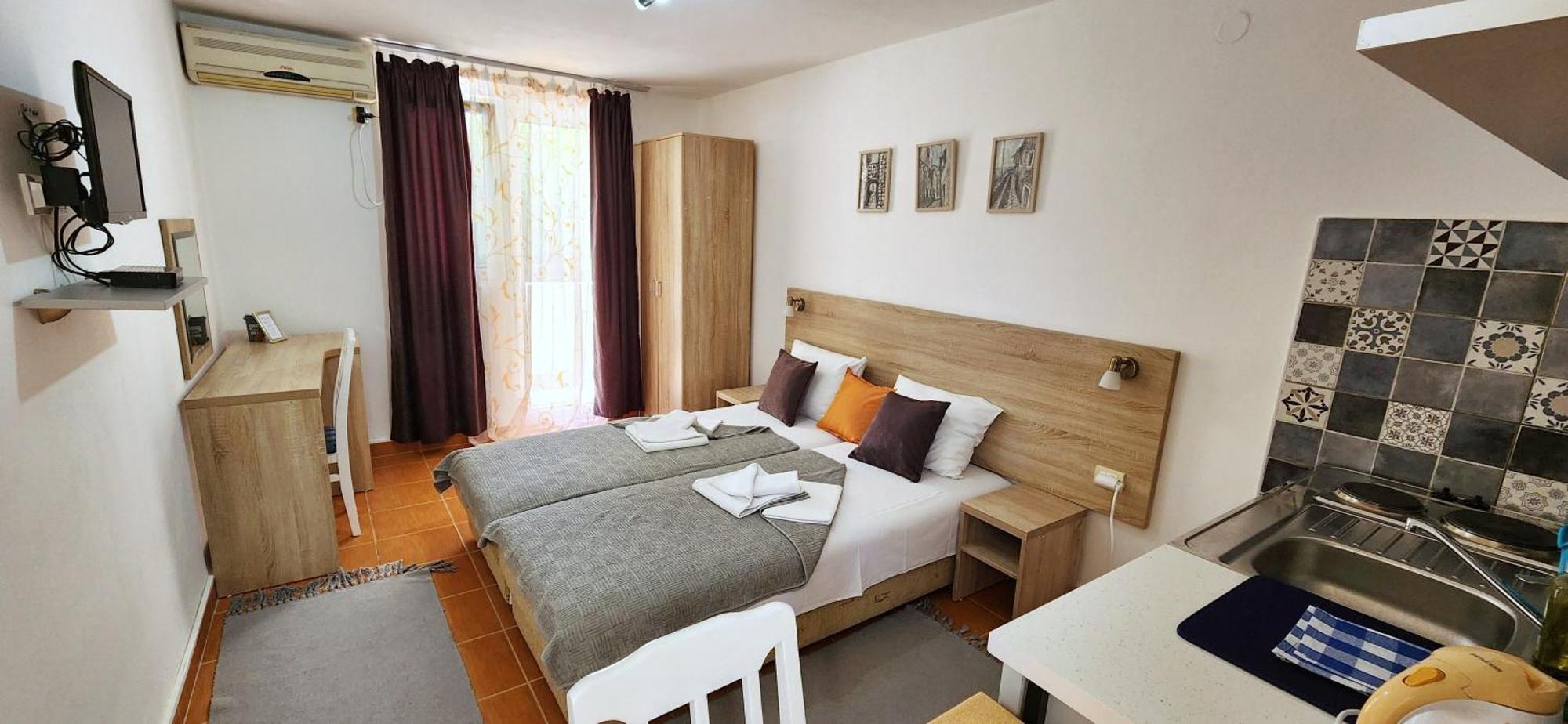 Guesthouse Tri Palme Bečići Eksteriør billede