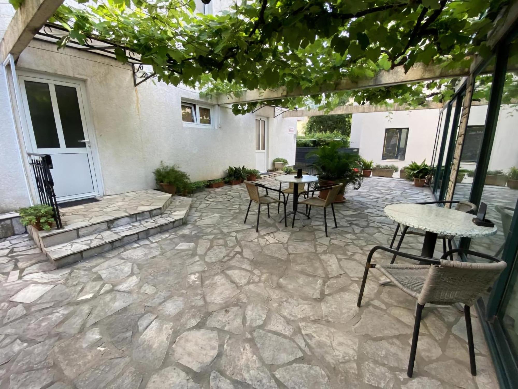 Guesthouse Tri Palme Bečići Eksteriør billede