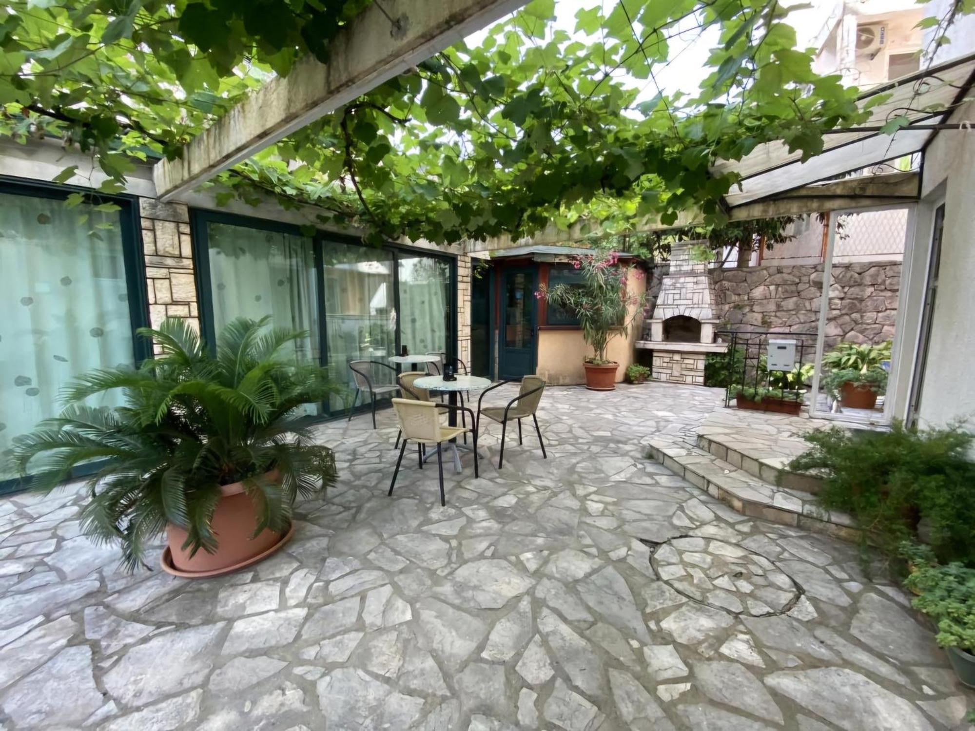 Guesthouse Tri Palme Bečići Eksteriør billede